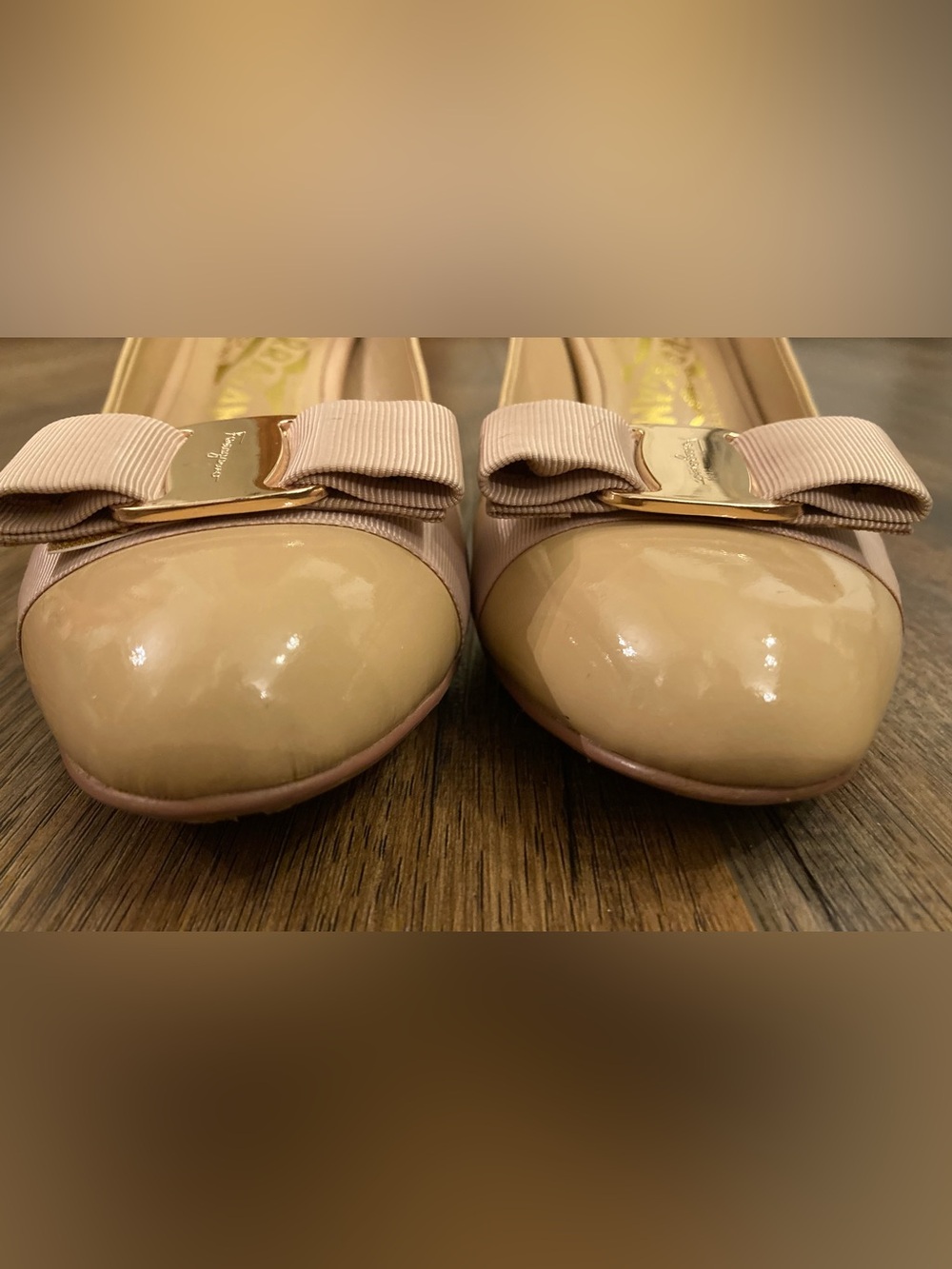 Salvatore Ferragamo Nude Patent Carla Bow Pumps - Picture 8 of 10